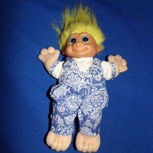 Vintage Russ Berrie Troll Doll Yellow Hair Blue Eyes 259 w/ Overalls Outfit 2403